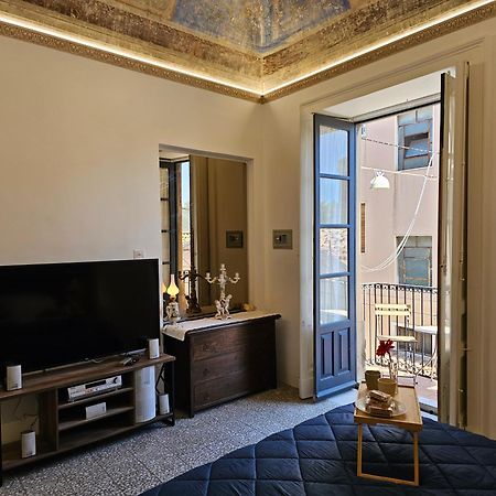 Grey House Apartments Катания Экстерьер фото