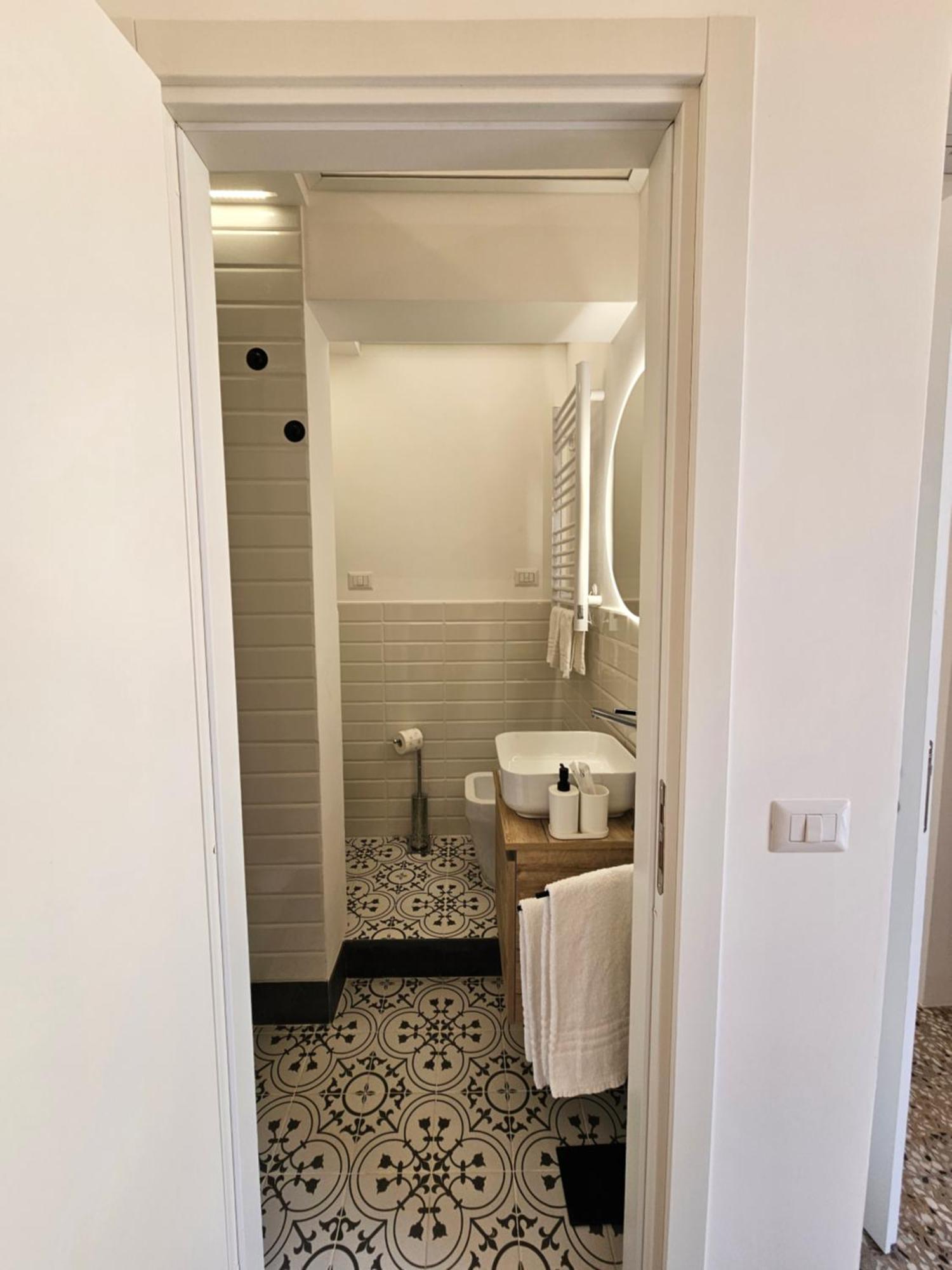 Grey House Apartments Катания Экстерьер фото