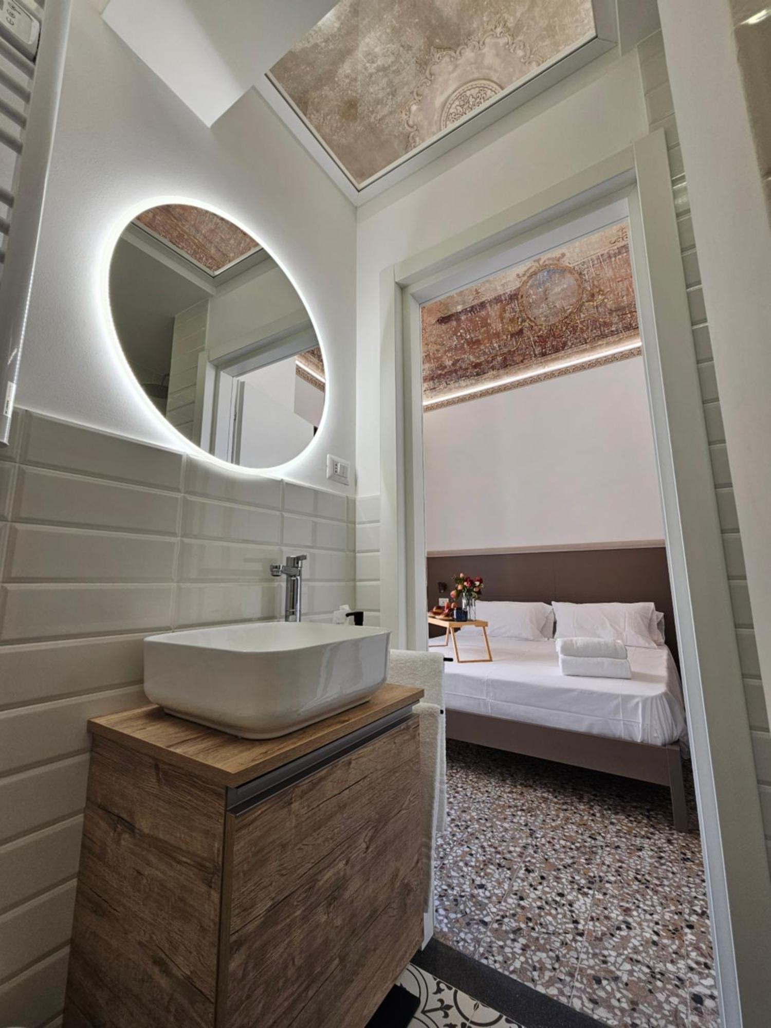 Grey House Apartments Катания Экстерьер фото