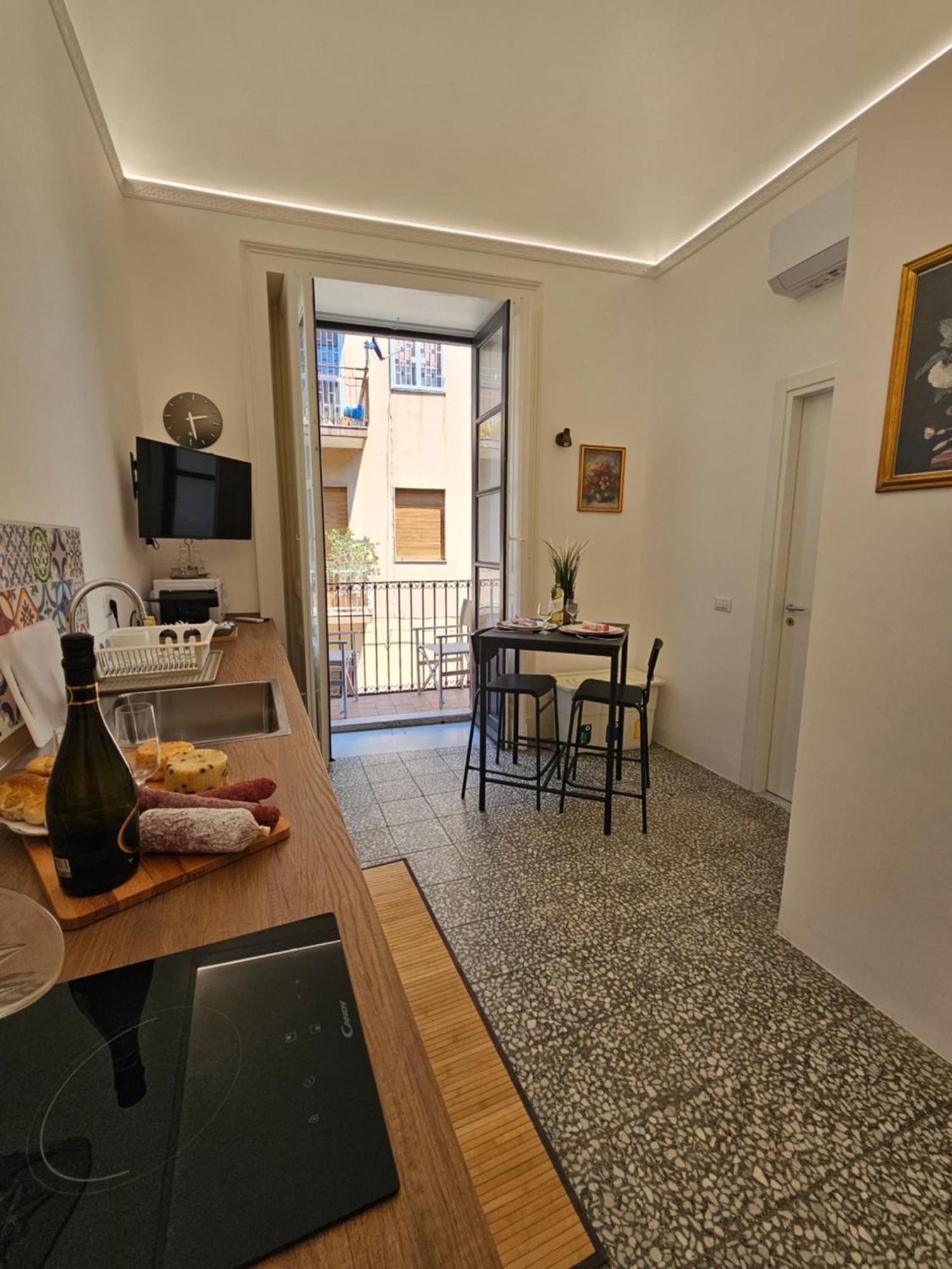 Grey House Apartments Катания Экстерьер фото