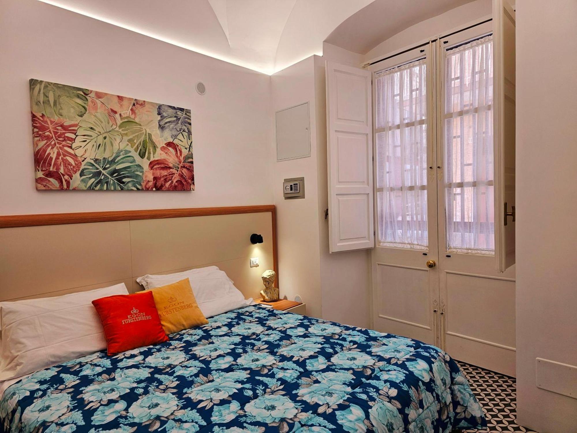 Grey House Apartments Катания Экстерьер фото