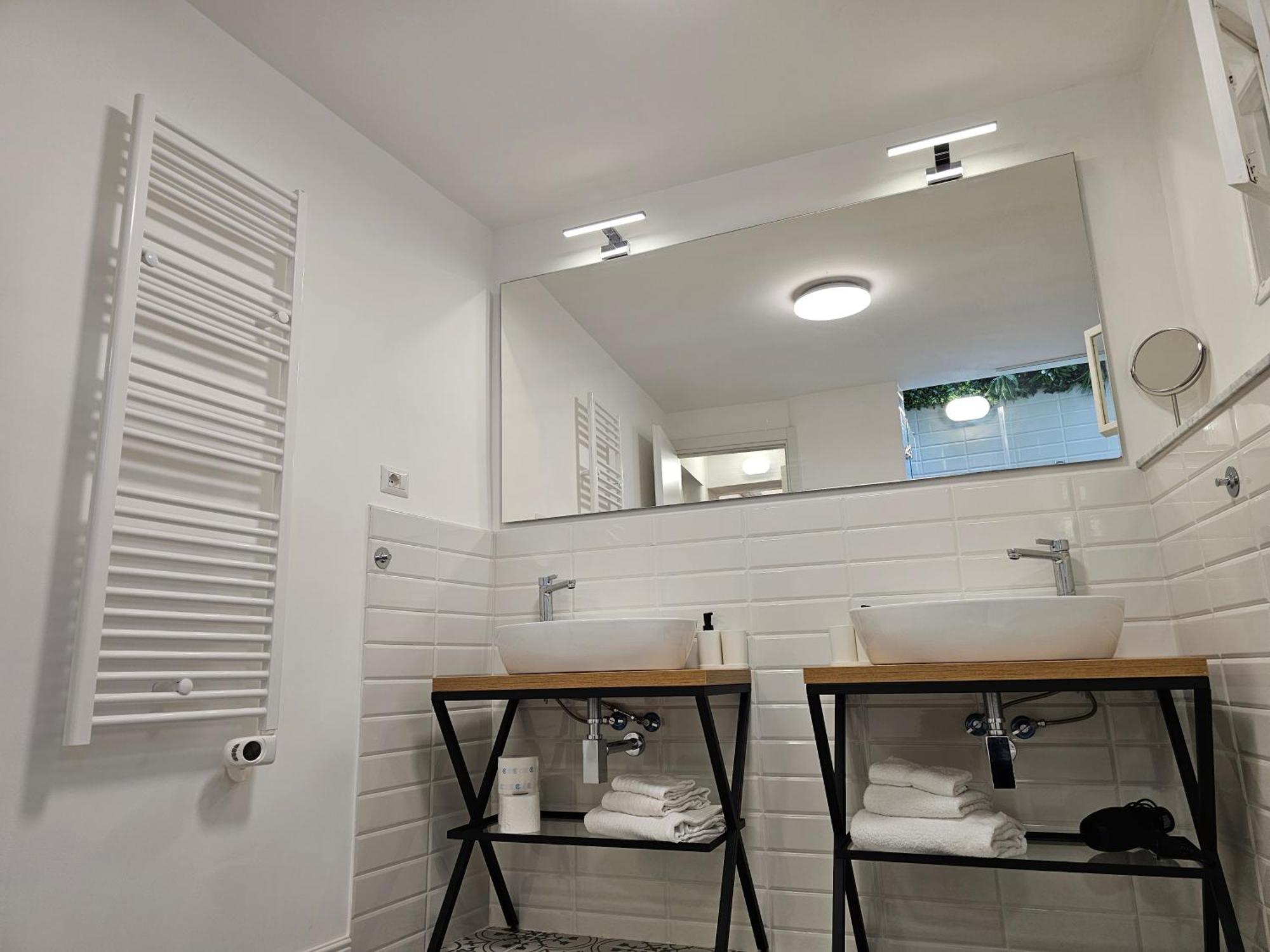 Grey House Apartments Катания Экстерьер фото