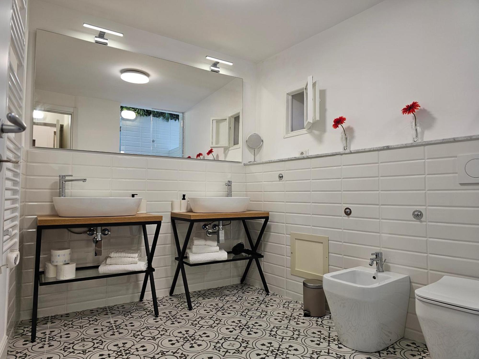 Grey House Apartments Катания Экстерьер фото